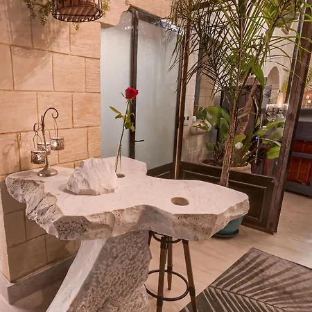 Lulu Boutique 4* Żebbuġ