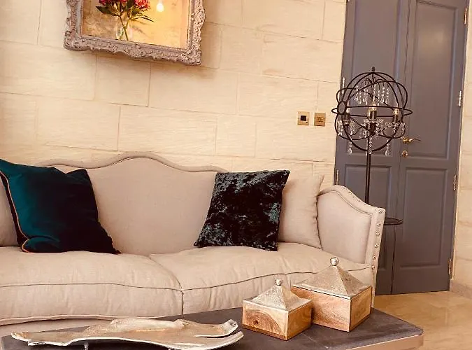 Lulu Boutique Żebbuġ