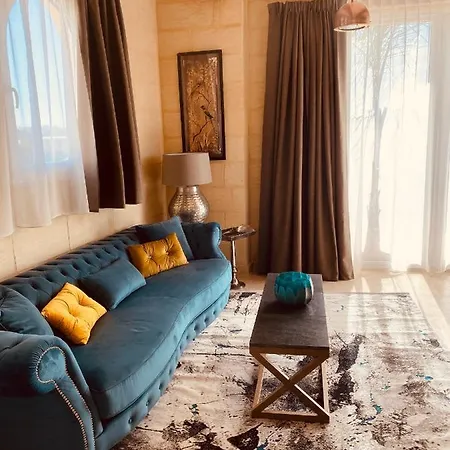 Lulu Boutique 4* Żebbuġ