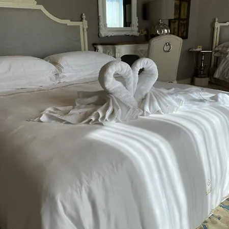 Lulu Boutique Zebbug (Western Region)