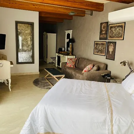Lulu Boutique 4*